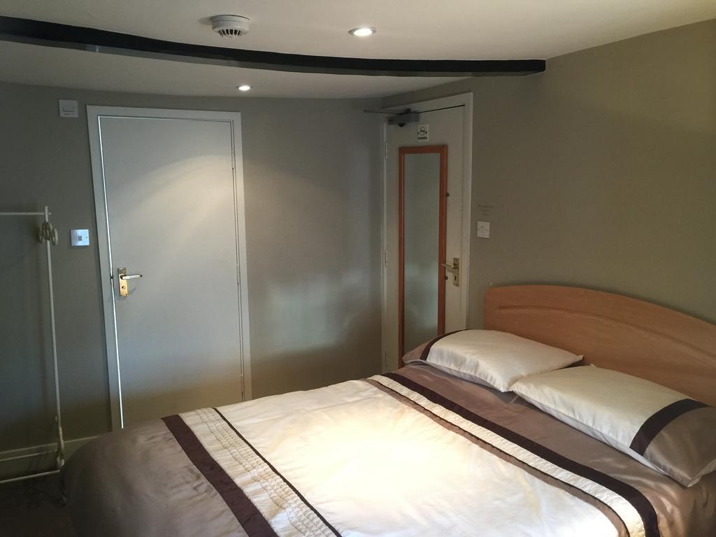The Wheatsheaf 3* Wilton (Wiltshire)